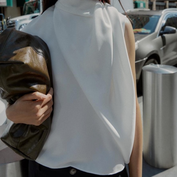 Asymmetric Crepe top from Zara - Picture 2 of 6